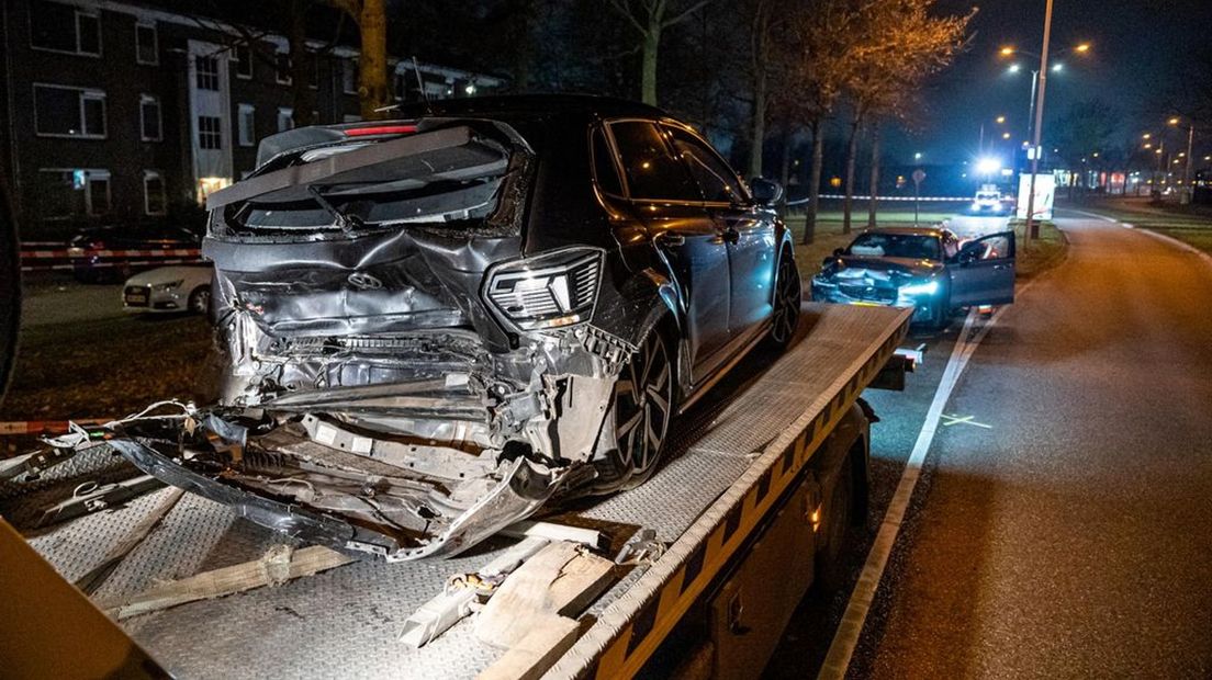 Politiewagen Knalt Vol Achter Op Auto Na Doldwaze Achtervolging ...