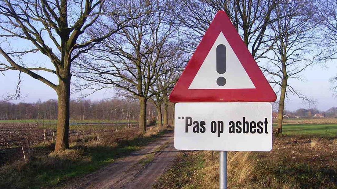 Asbest op onverharde wegen in Wierden