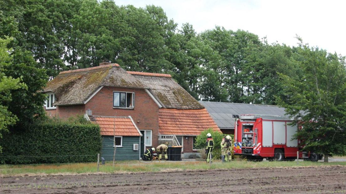 Brand in woonboerderij snel onder controle
