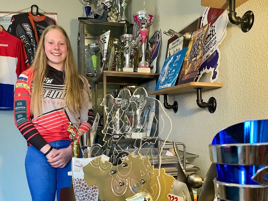 Wereldkampioene BMX Lieke van der Aa (12) verslaat nu al meiden van zestien