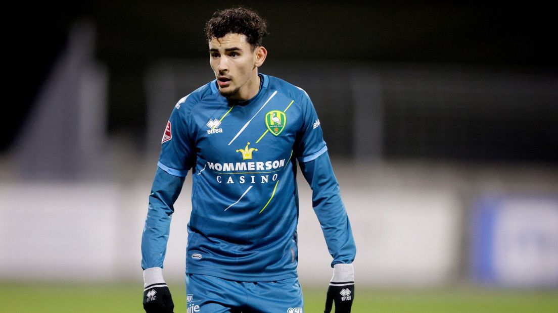 Malik Sellouki in actie voor ADO Den Haag
