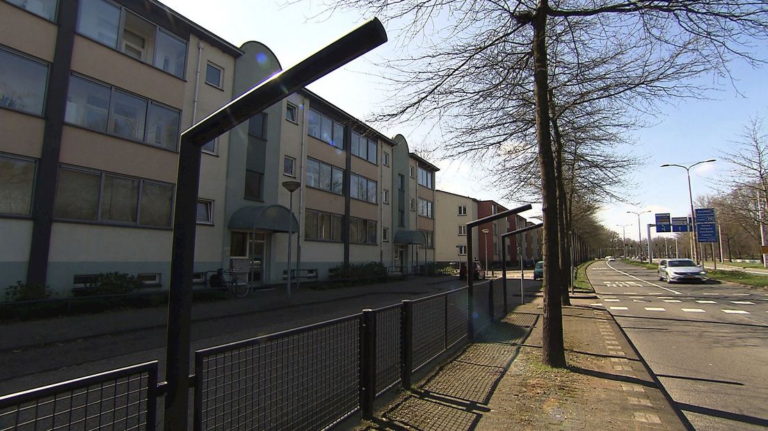 De flat aan de Sluitersveldssingel waar de overval plaatsvond