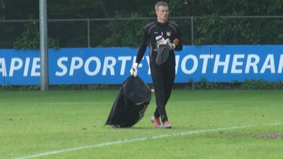 NEC verkoopt Zweedse keeper