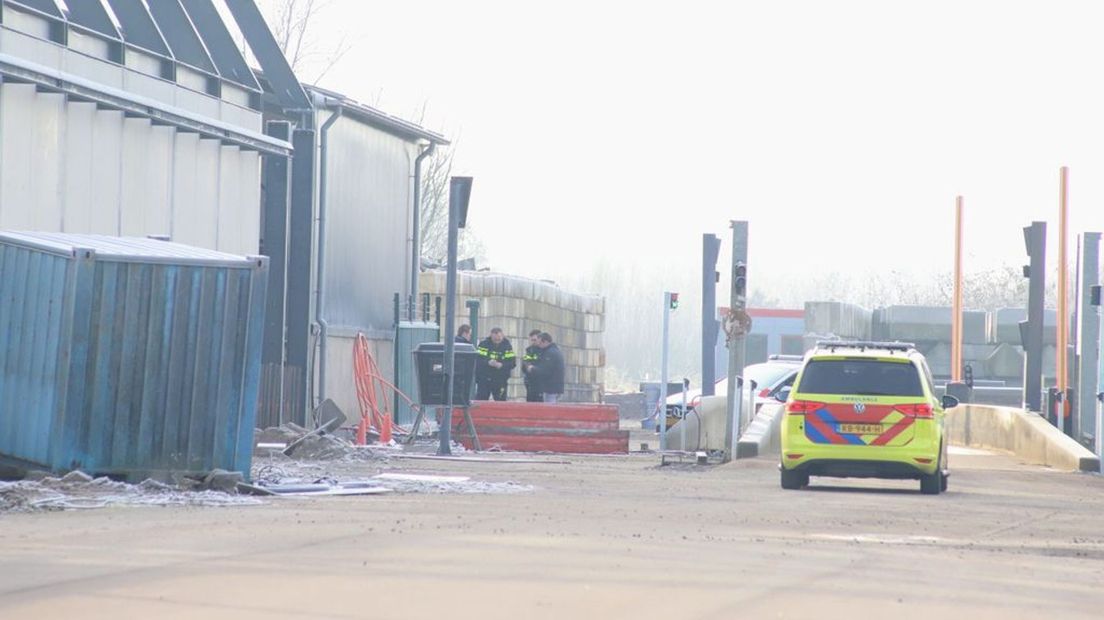 Het ongeluk gebeurde bij een metaalbedrijf.