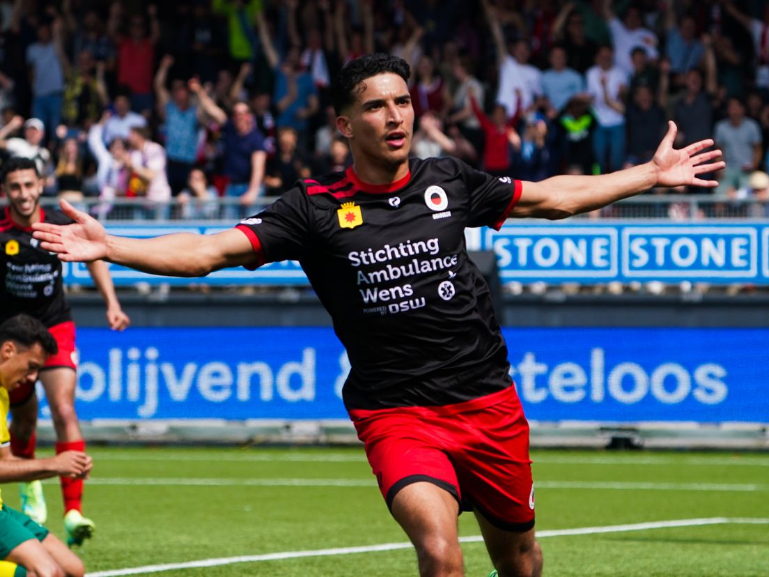 Couhaib Driouech viert de 2-0 voor Excelsior tegen Fortuna Sittard