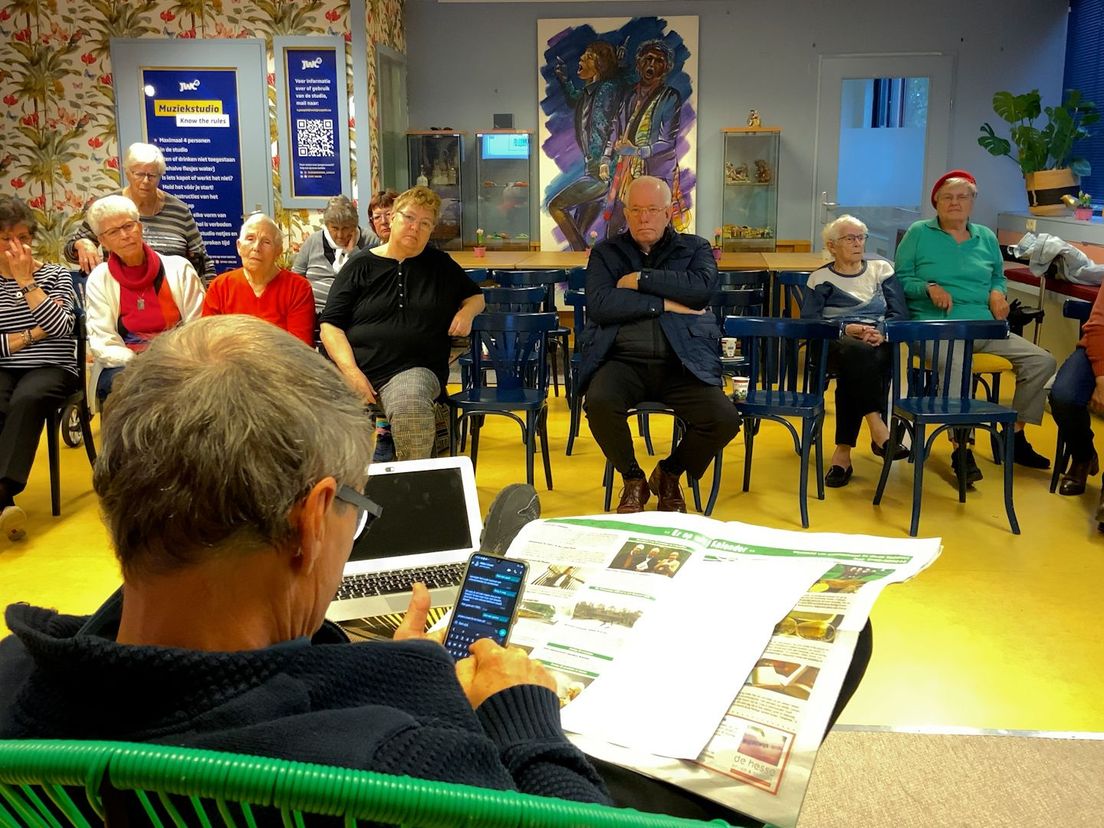 Ook WhatsAppfraude wordt nagebootst in één van de voorlichtingsscènes