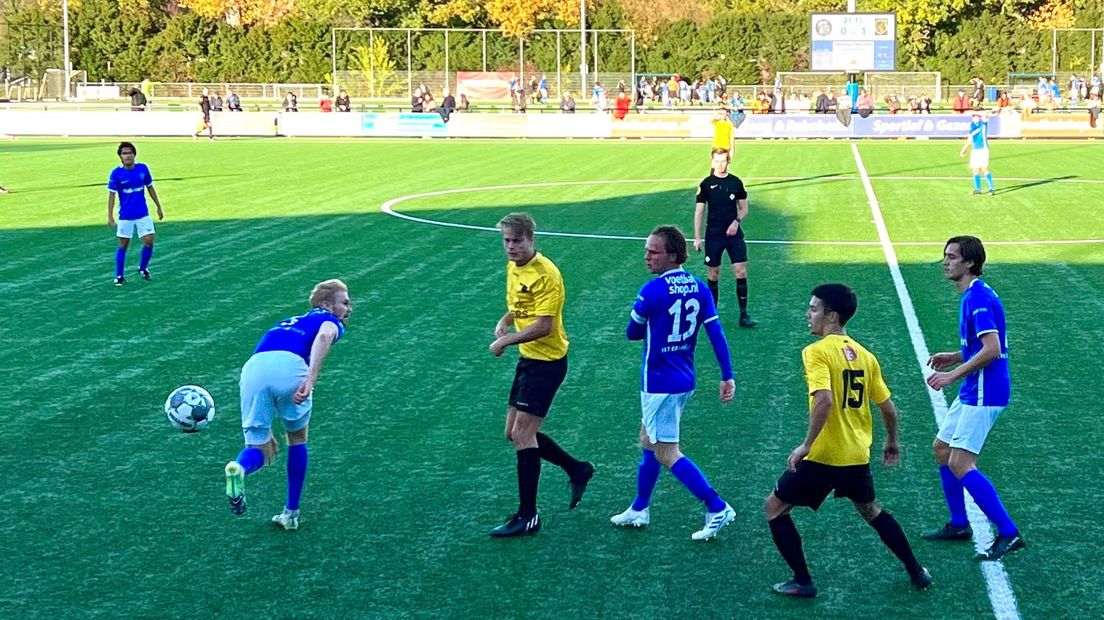Kampong - Meerssen op sportpark Maarschalkerweerd in Utrecht