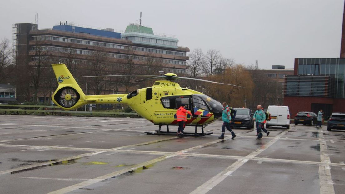 Trauma-arts verleent assistentie bij bedrijfsongeval in Zwolle