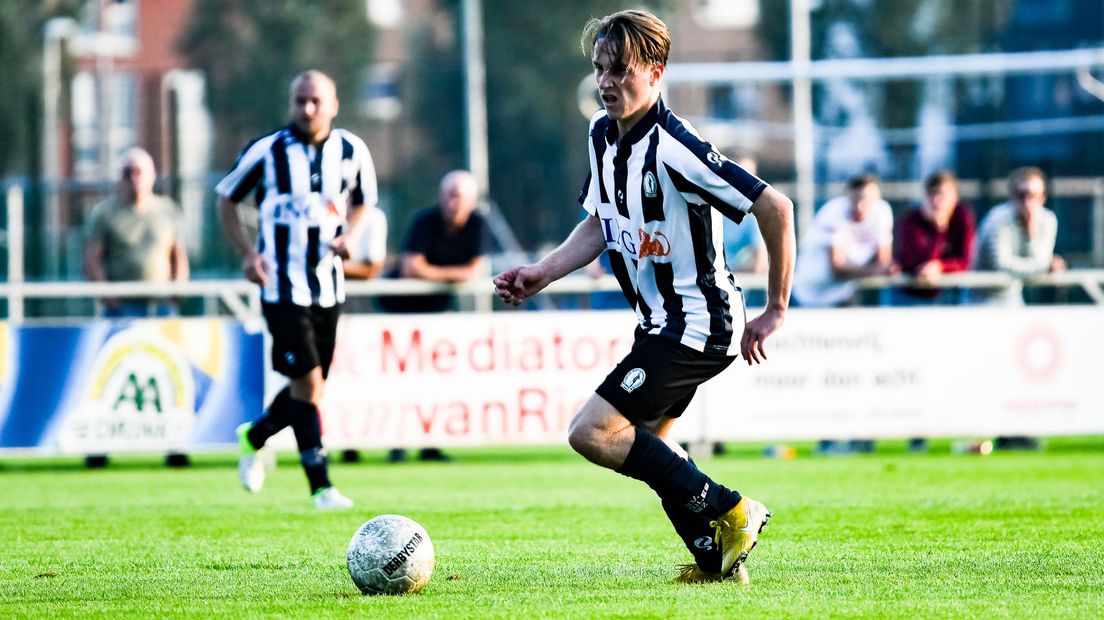 Heden: Stef van Rooijen aan de bal namens Hercules