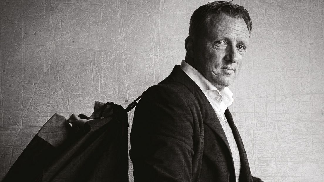 Gedeelte van de cover van de biografie over Sjaak Polak