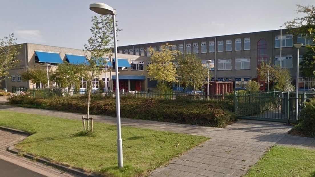 Water liep langs de muren: Ostrea Lyceum stuurt ruim 500 leerlingen naar huis