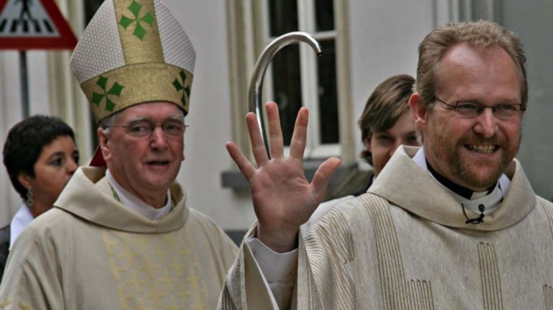Pastoor Jos Hermans (rechts).
