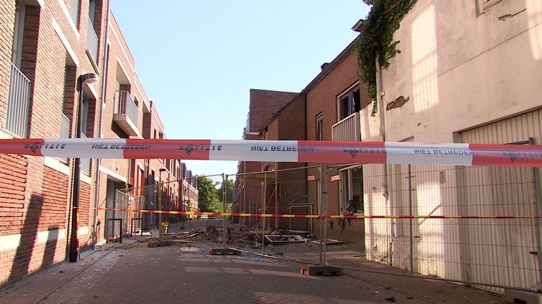 Het appartementencomplex in Zutphen mag niet worden betreden.