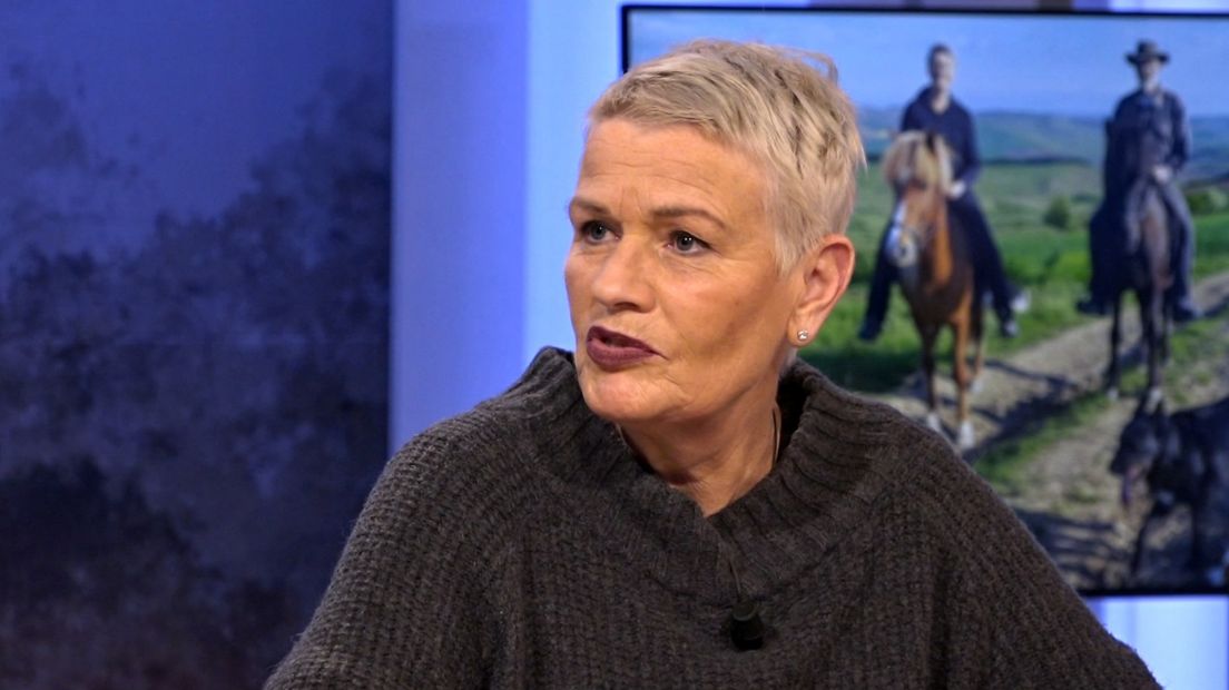 Janneke Vos in de studio van Noord Vandaag