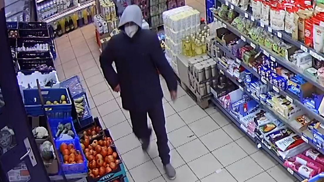 De overvaller vertrekt rustig