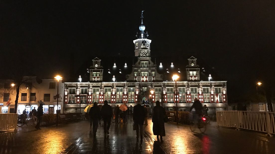 'Nu ziet Middelburg er ook 's avonds weer mooi uit'
