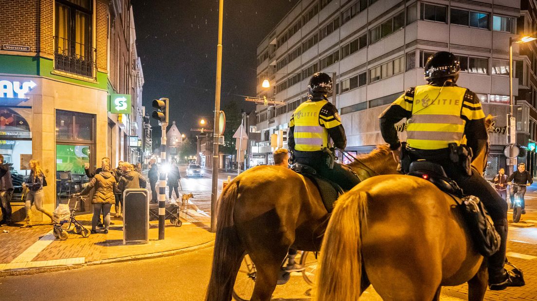 Politie te paard bleef tot na middernacht surveilleren