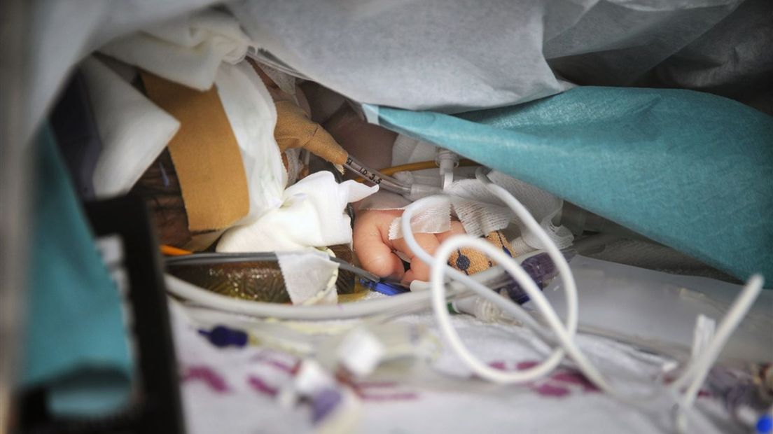 Kinderhartchirurgie (foto ter illustratie)