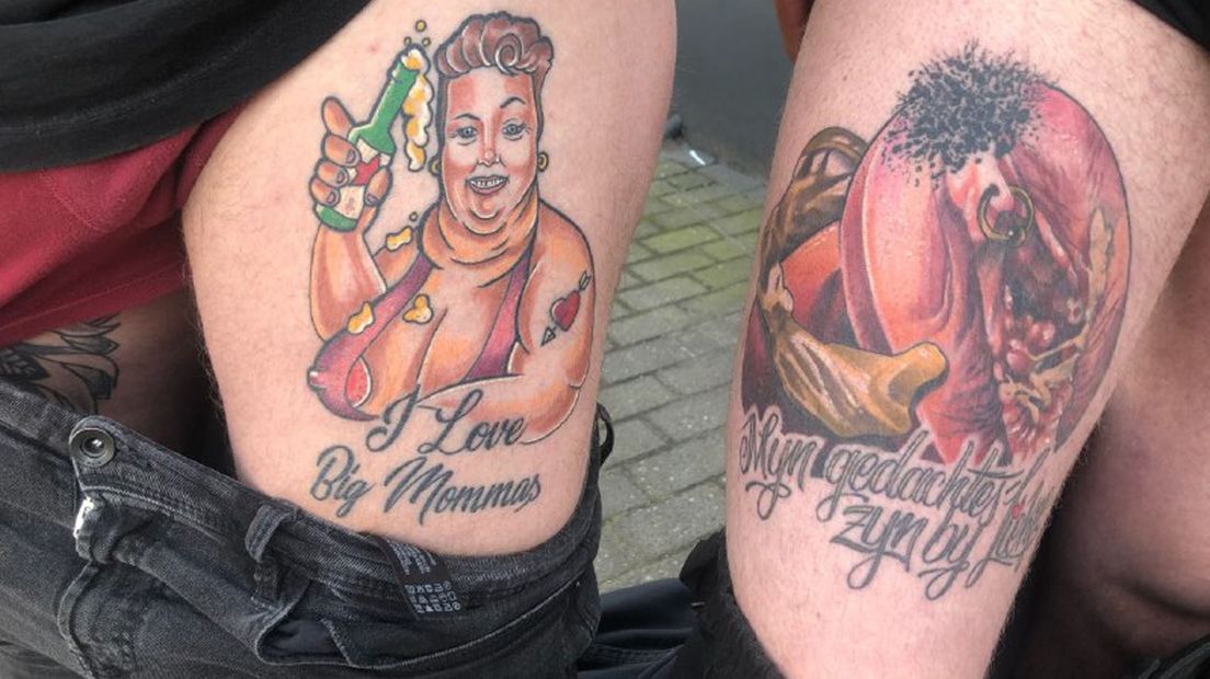 De tatoeages van Youri Eikema (links) en Martijn de Groot (rechts).