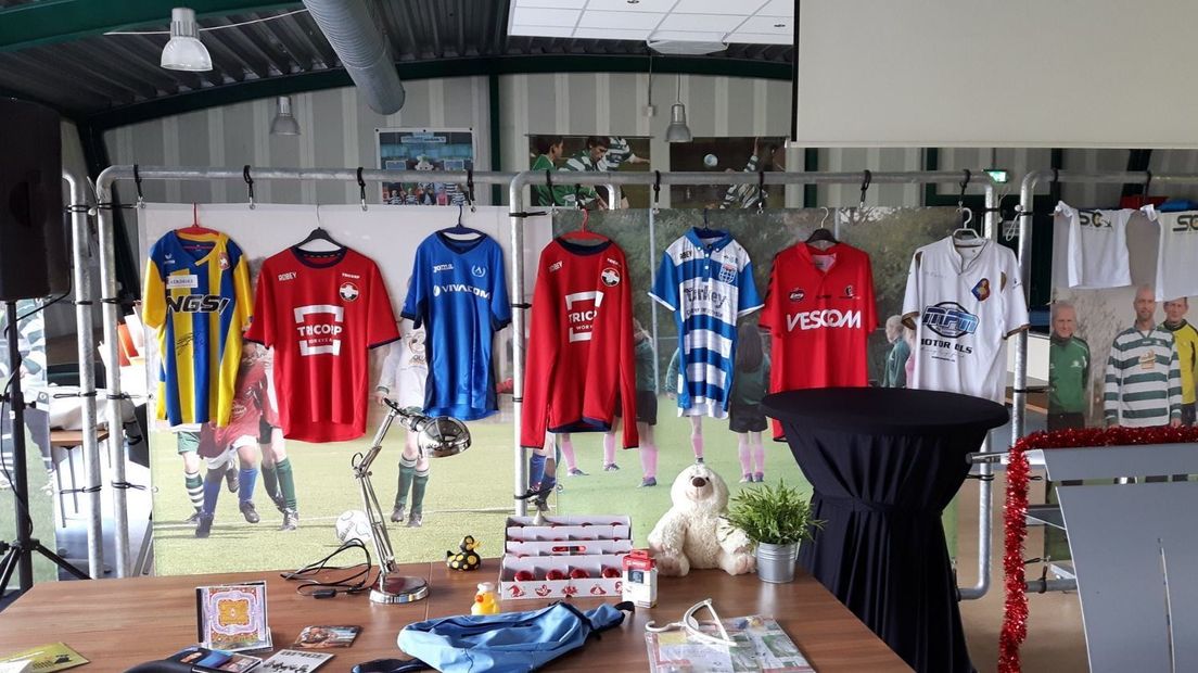 Zeeuwse voetballers halen geld op voor KiKa