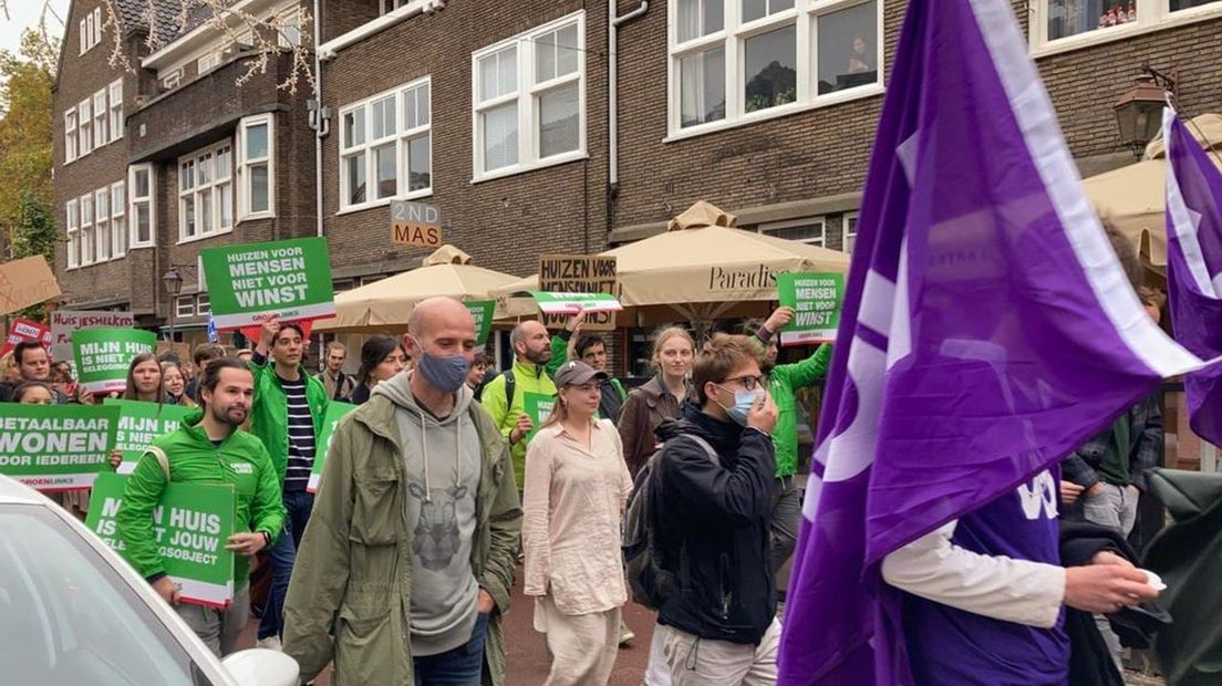 Woonprotest In Nijmegen, Honderden Demonstranten Trekken Door ...