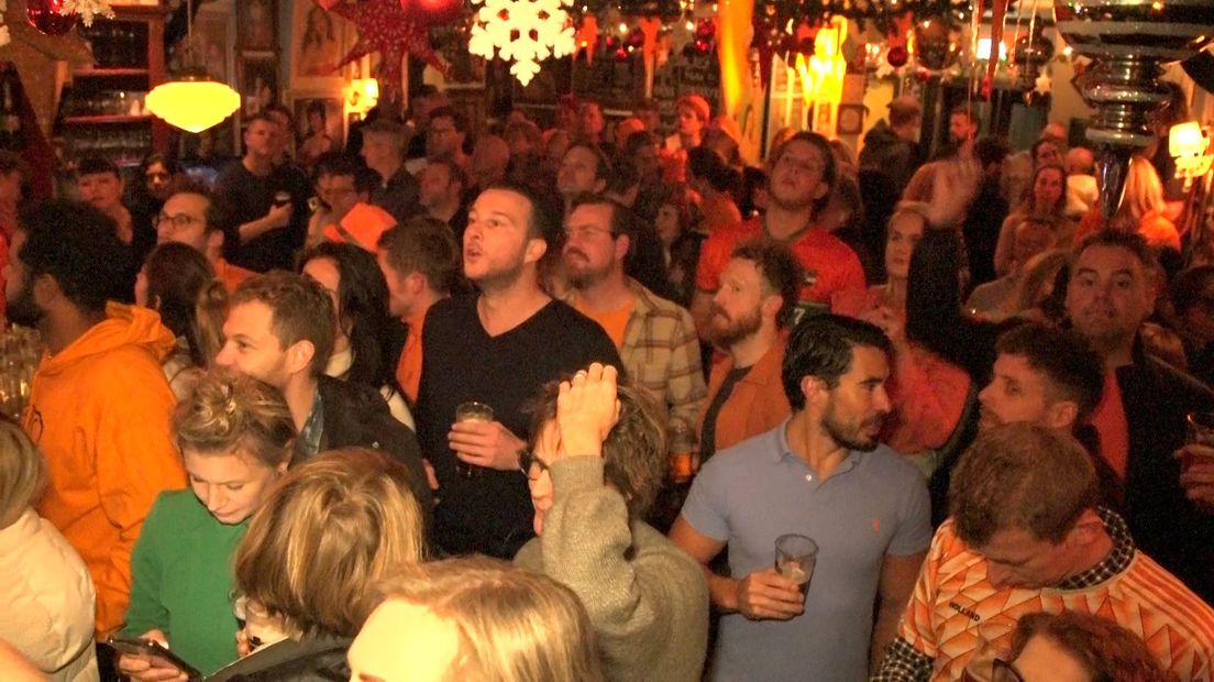 De Hete Brij in Zwolle zit vrijdag afgeladen vol.