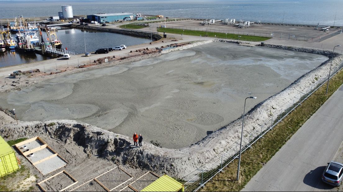 Het slibdepot in de haven van Lauwersoog