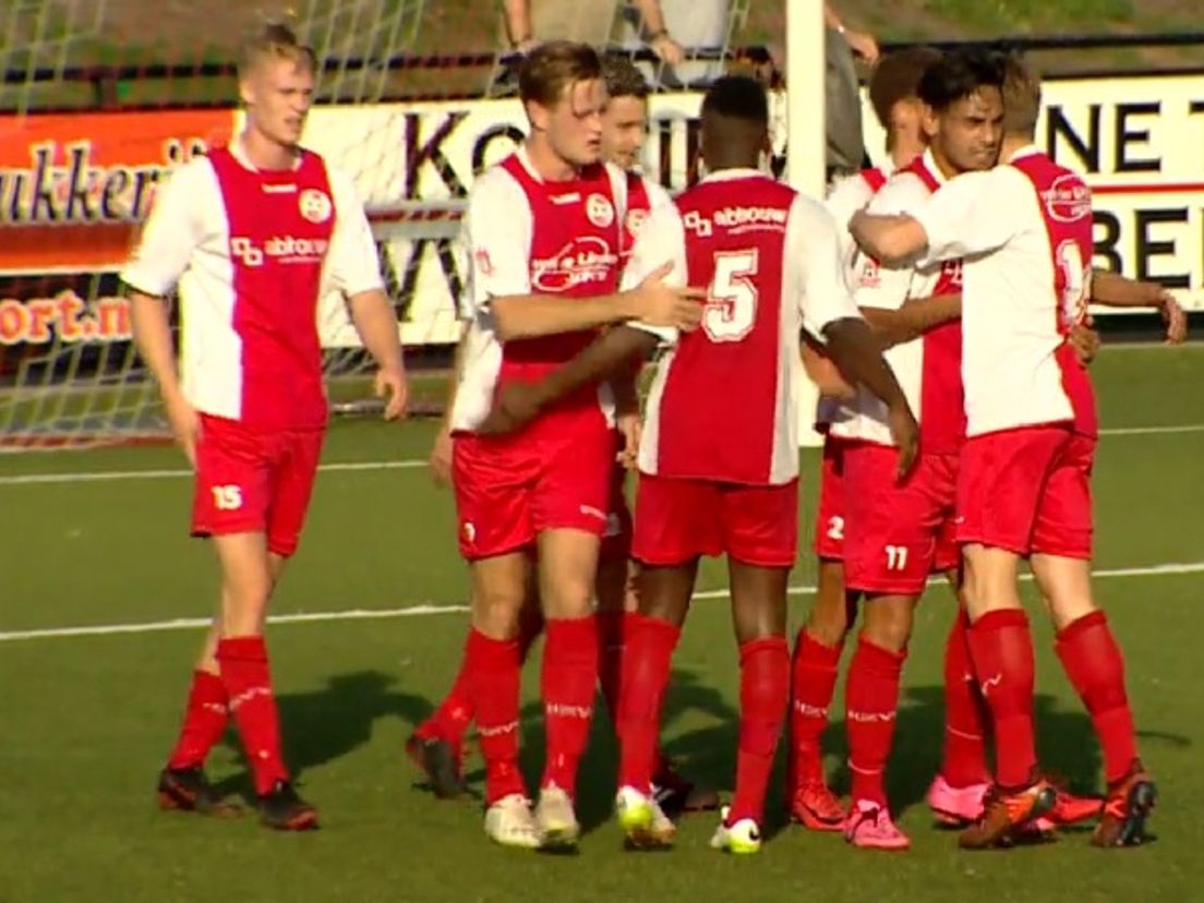 HZVV viert de eerste periodetitel (Rechten: RTV Drenthe)