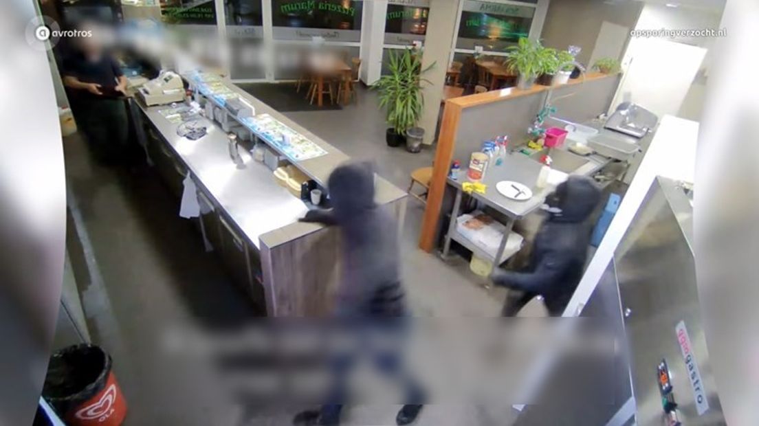 De eigenaar van de pizzeria werd buiten westen geslagen (Rechten: Opsporing Verzocht)