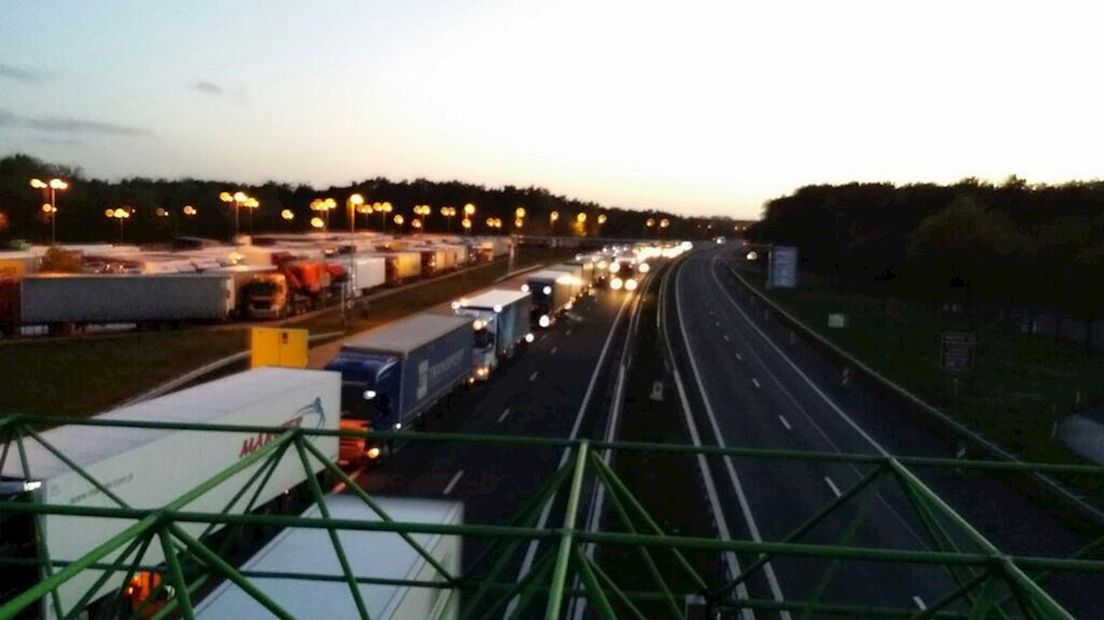 Verkeersoverlast bij grensovergang De Lutte door Duitse chauffeurs