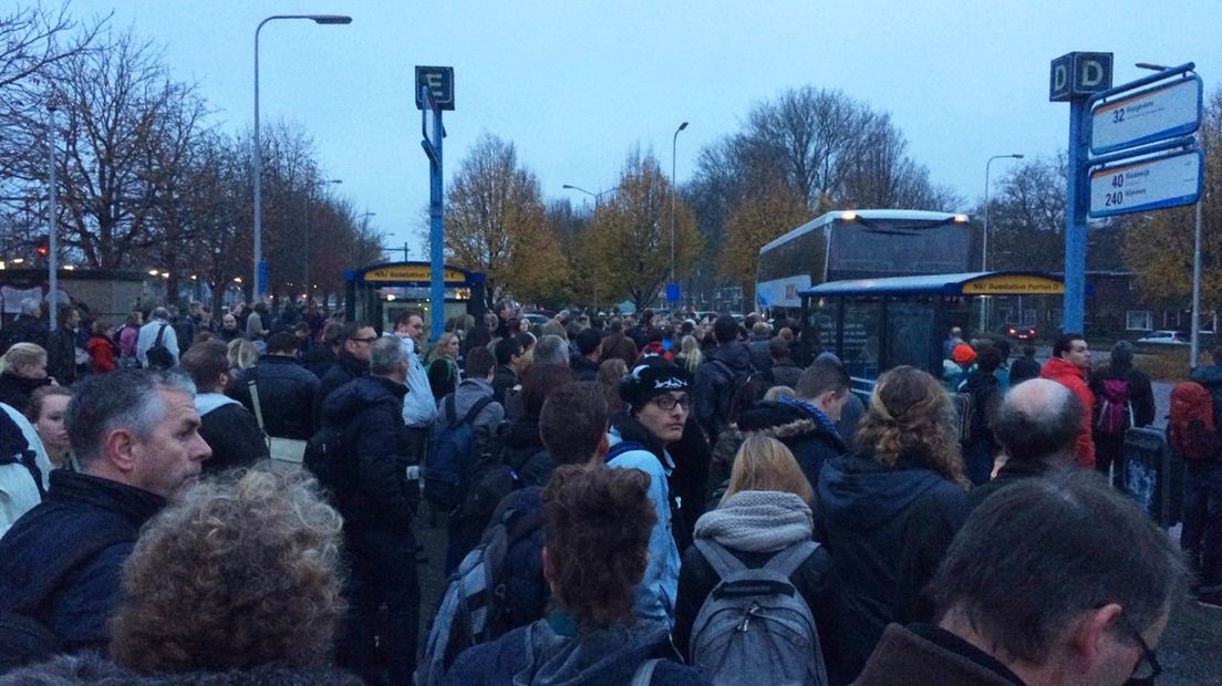 Als er problemen zijn tussen Meppel en Zwolle moeten reizigers met de bus, wat vaak tot grote drukte leidt