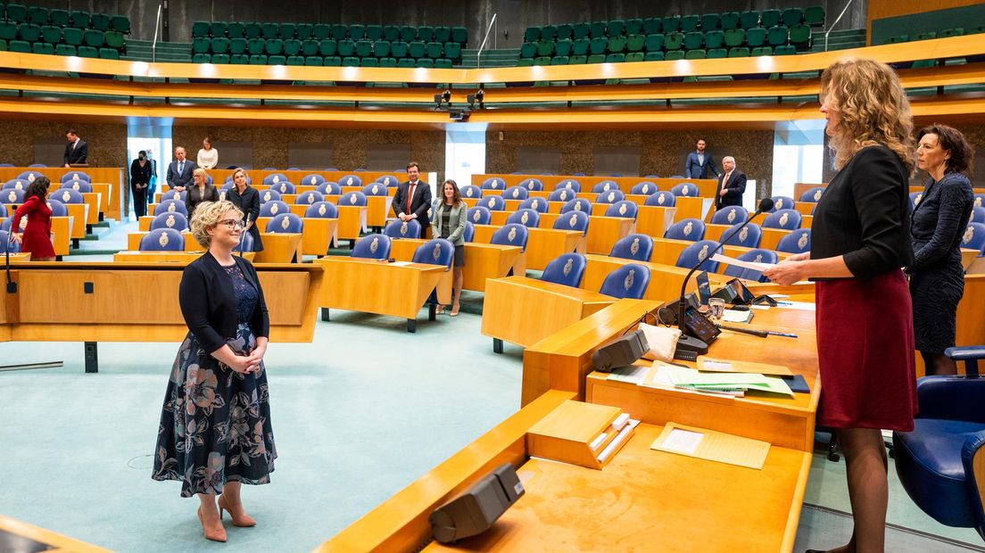 Paulusma wordt geïnstalleerd door Kamervoorzitter Vera Bergkamp