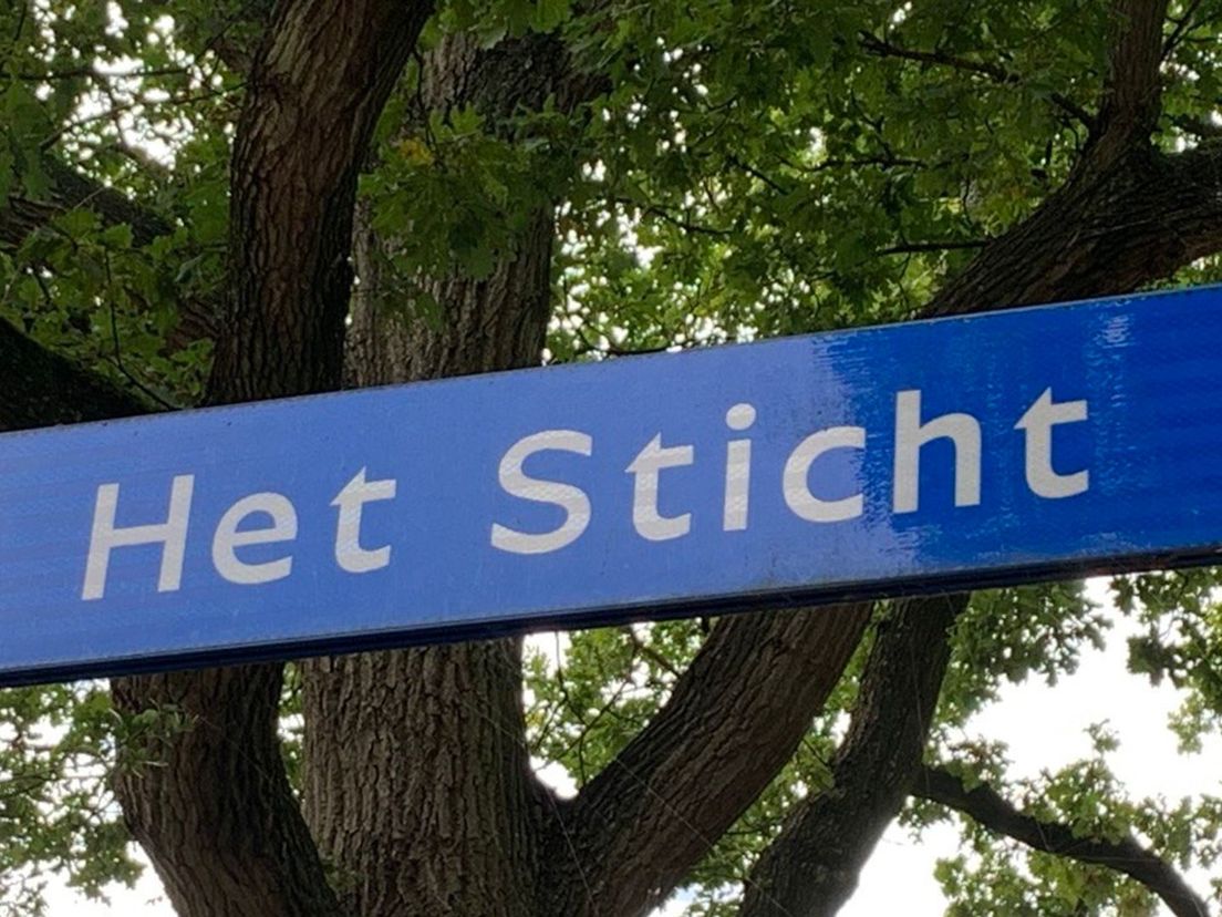 De zes woningen zijn illegaal en moeten van de gemeente verwijderd worden (Rechten: RTV Drenthe/Hjalmar Guit)
