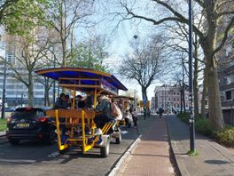 De bierfiets duikt op in Rotterdam en daar is niet iedereen even blij mee: 'Het is levensgevaarlijk'