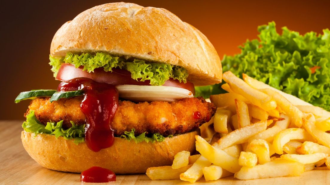 Een lekkere hamburger en frietjes gaat er bij bijna iedereen wel in