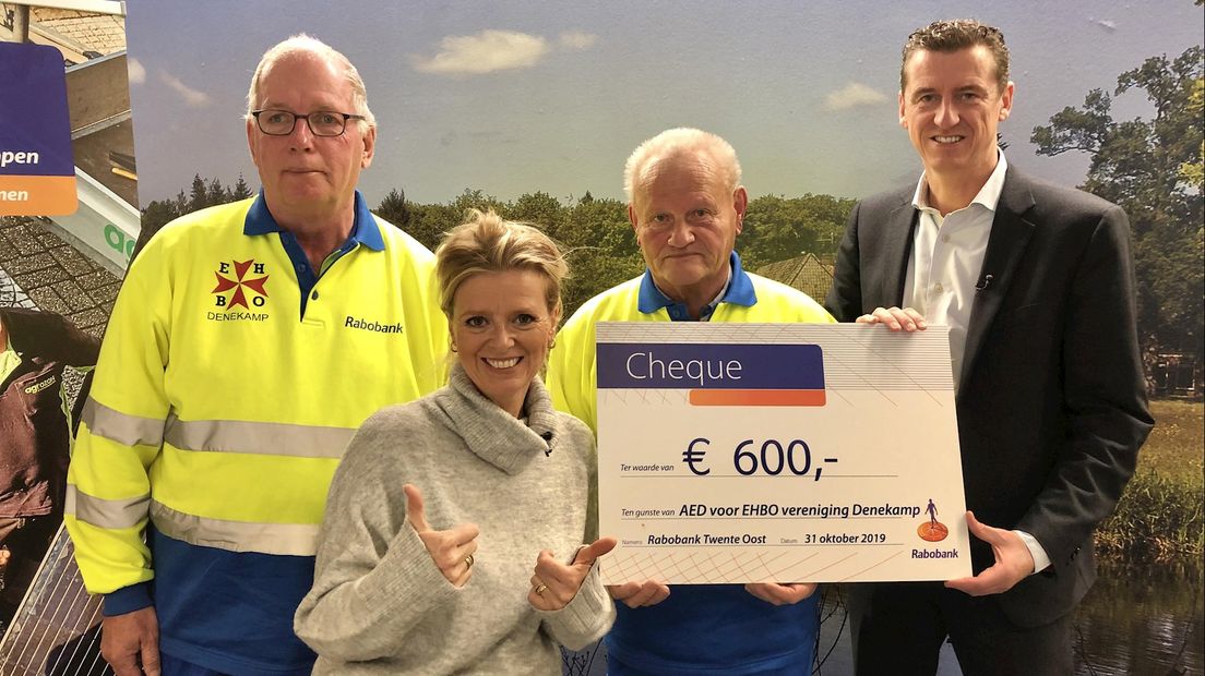 Zeshonderd euro voor de EHBO Denekamp