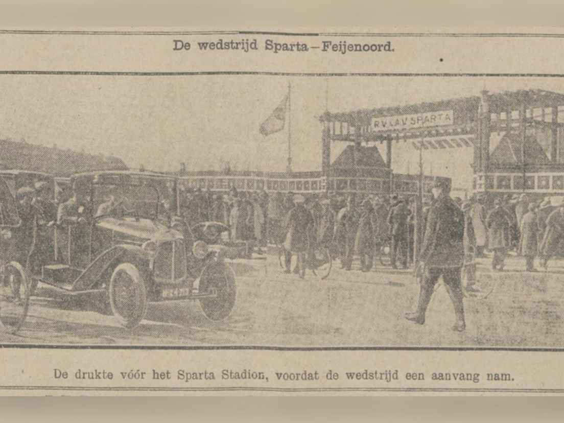 Het Kasteel voor de wedstrijd