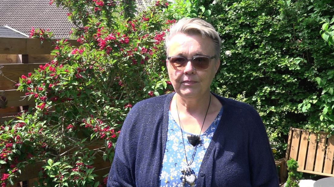 Aagtje Boersma-Dales in haar tuin