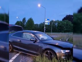 Verlaten auto met vreemd luchtje aangetroffen in Hoek