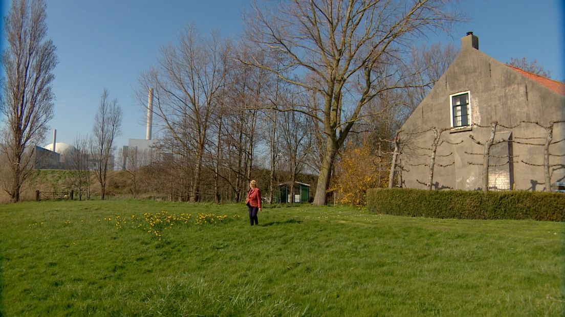 Corry voelt zich volkomen veilig met de kerncentrale in haar achtertuin