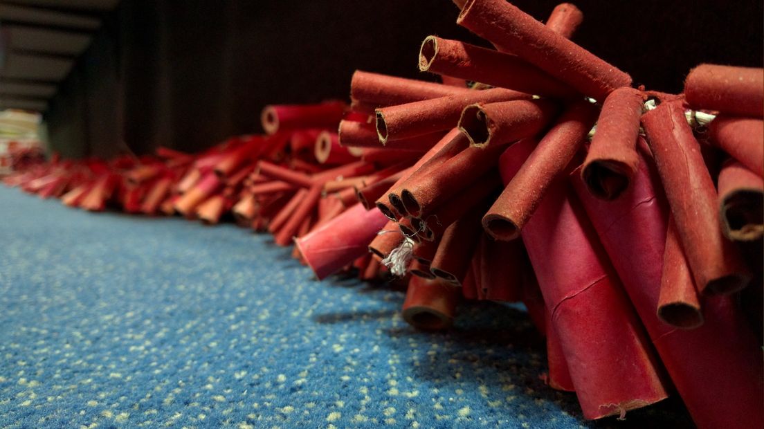 In een schuur in Klazienaveen werd vorig jaar 2.000 kilo illegaal vuurwerk gevonden (archief