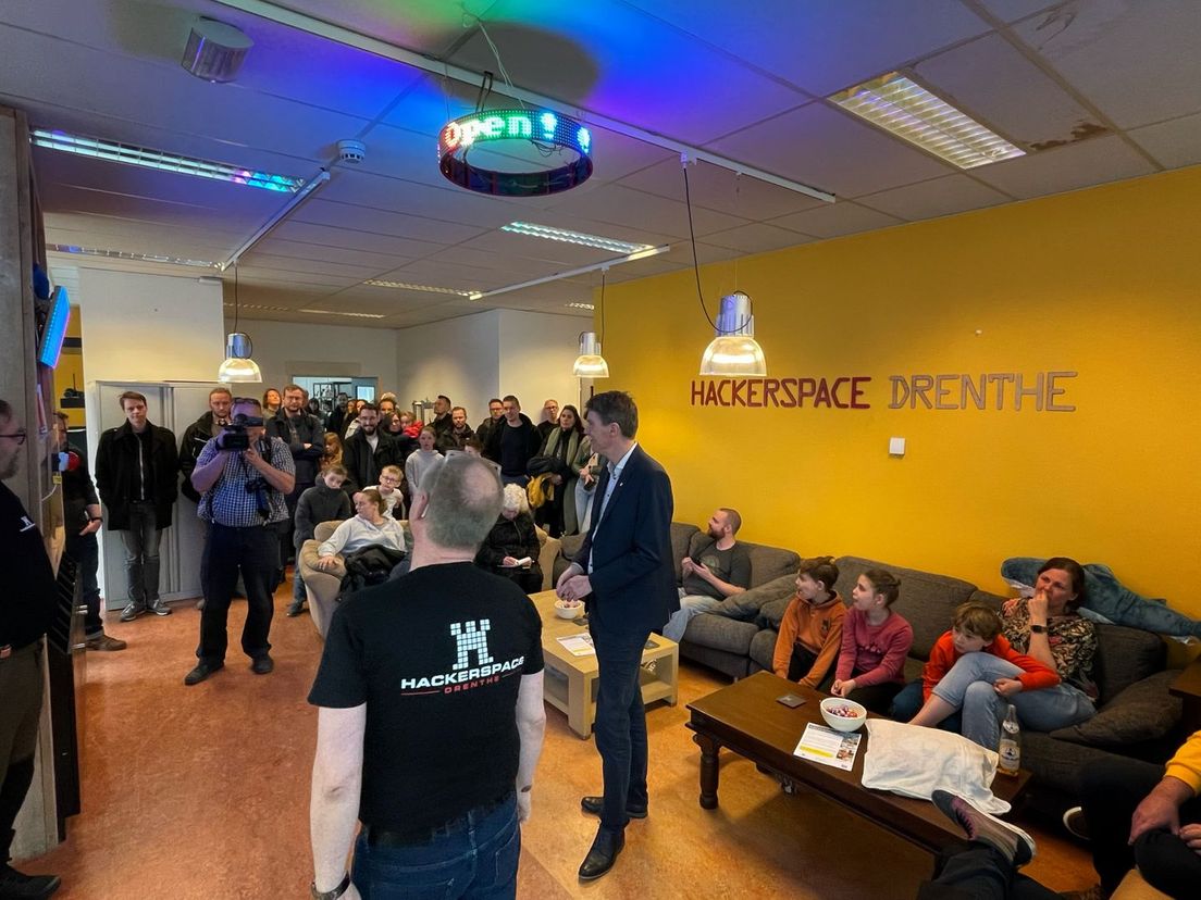 De eerste Hackerspace van Drenthe is vanmiddag geopend
