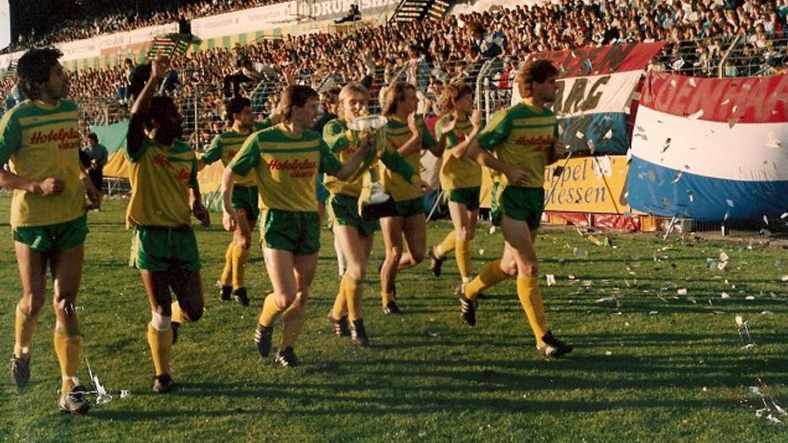 FC Den Haag ongeslagen kampioen in 85/86