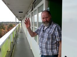 Koken in de L-flat: Gerrit (68) wil niet achter geraniums zitten: 'Zonder koken heb ik geen leven'