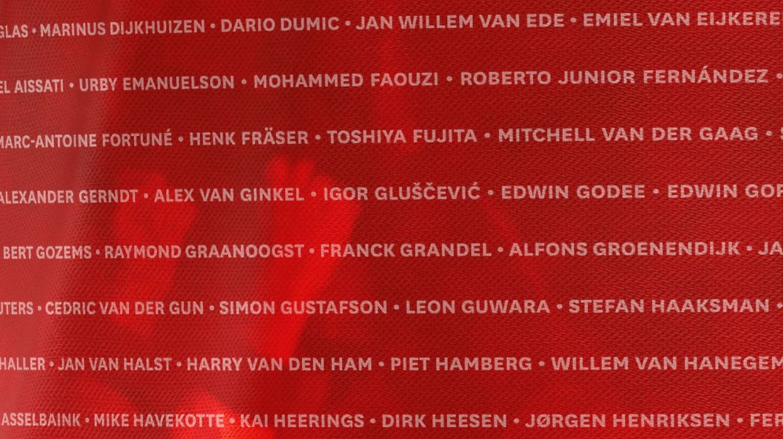 Bijna alle namen van spelers die ooit voor FC Utrecht speelden staan op het shirt.
