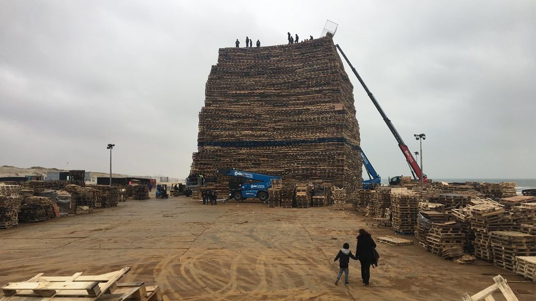 De maximale grootte van de Duindorpse vuurstapel is bereikt