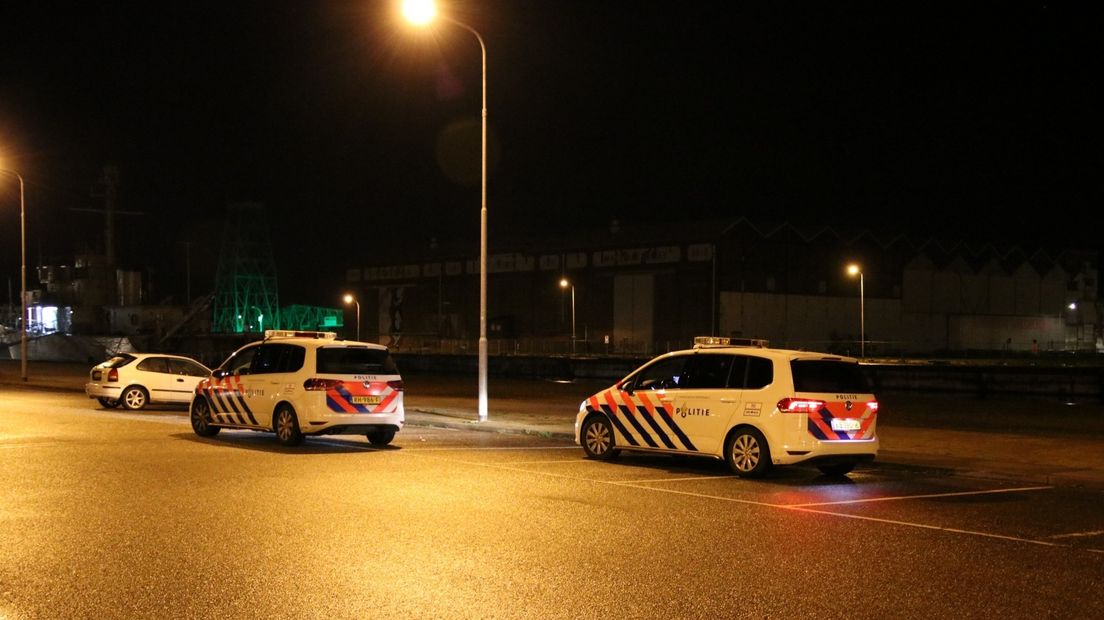 Agenten waren het eerst ter plaatse en haalden het slachtoffer uit het water.