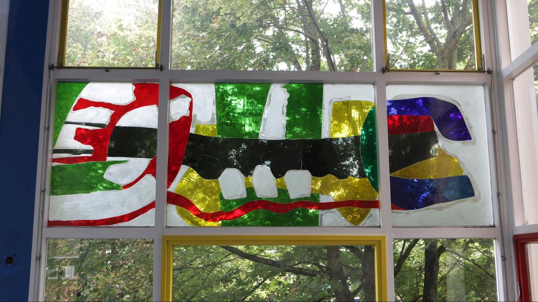 Voor het glasappliqué van 15 meter wordt een nieuw onderkomen gezocht