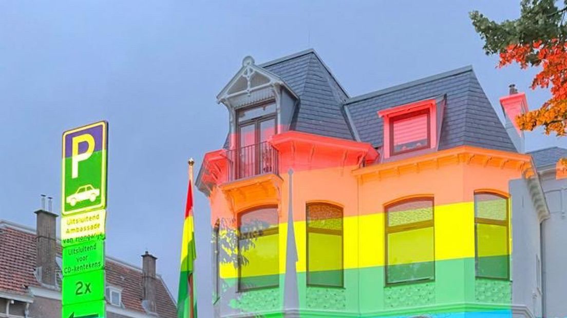 Ambassade van Hongarije in regenboogkleuren