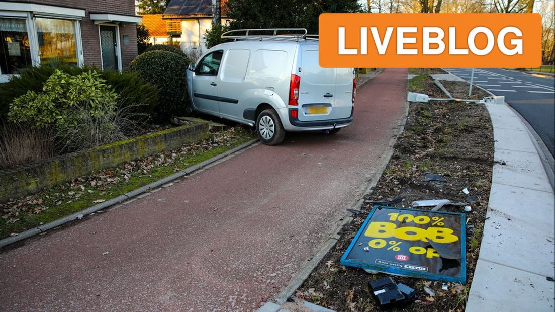 In Beekbergen belandde een automobilist in een tuin.